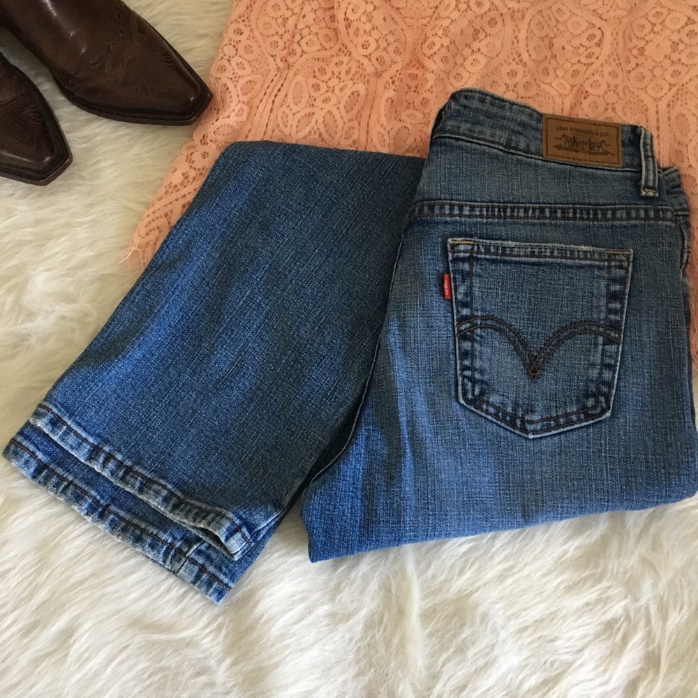 ⬇️LEVI’S 505 Straight leg jeans Size: 10S/ 27.5”